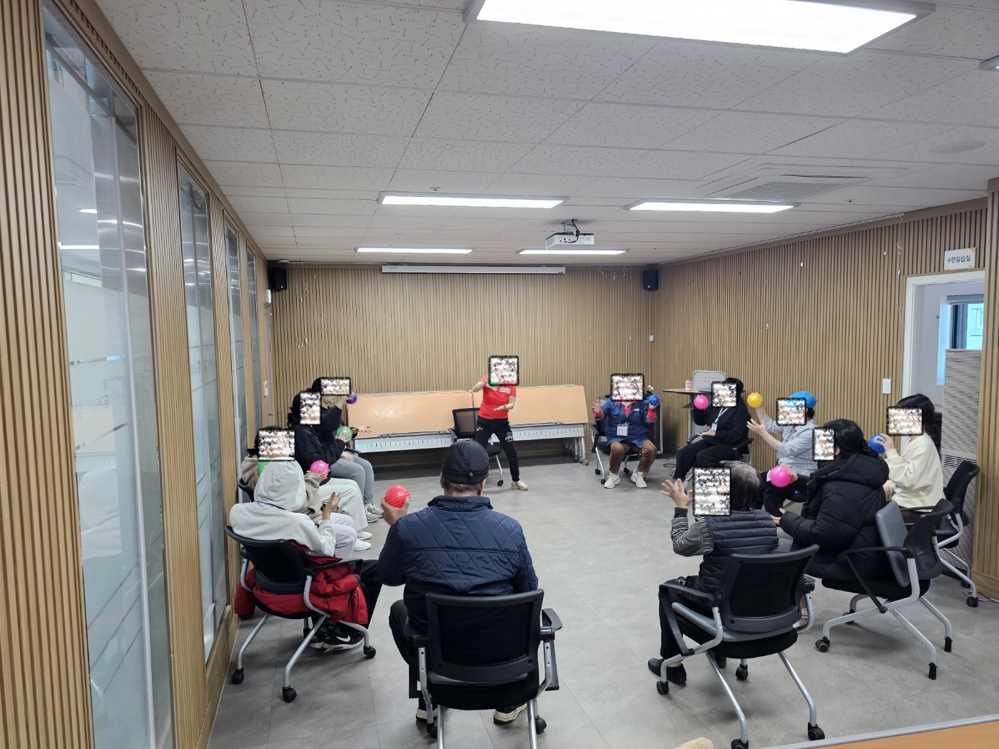3.6 체력증진2(블라인드).jpg