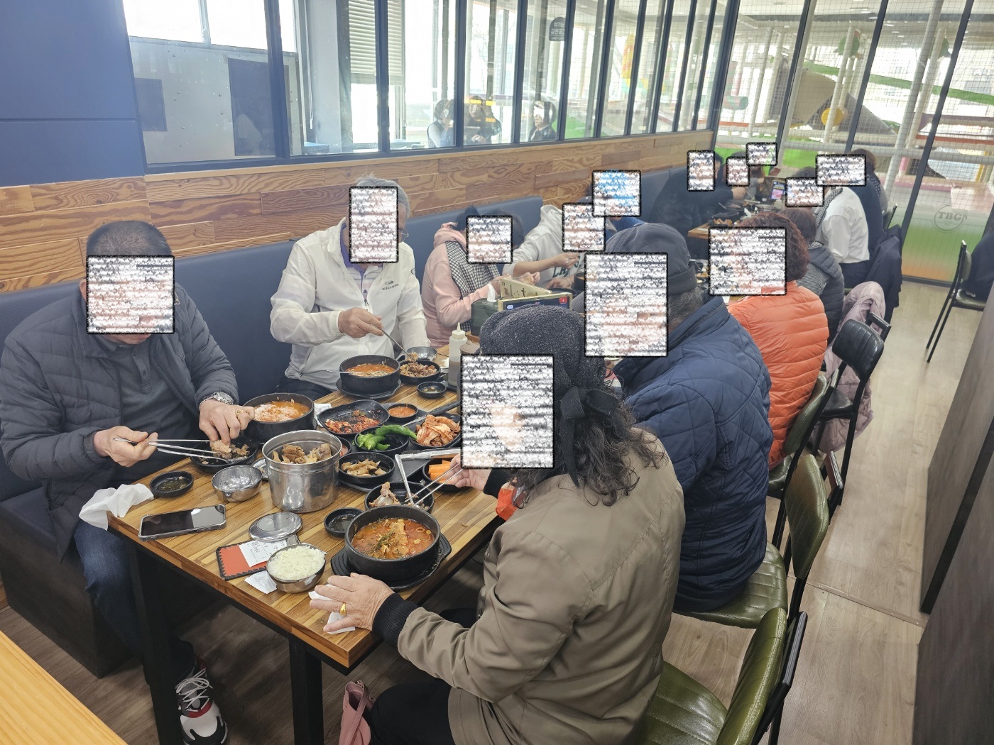4.3 식사(블라인드).jpg
